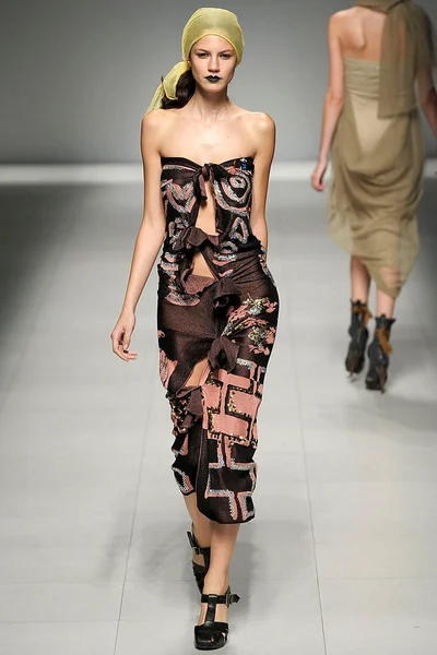 Look 24